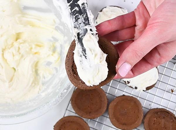 Chocolate Peppermint Whoopie Pies - Step 4